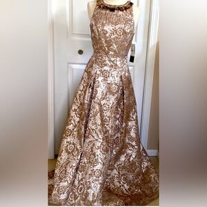 NWT Aidan Mattox gorgeous embroidered long dress size 6 M